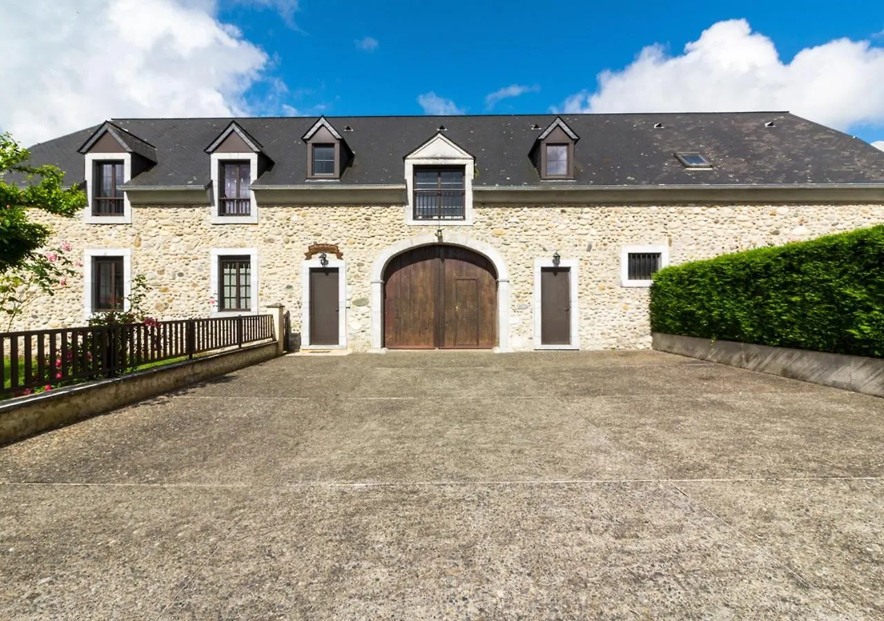 Hotel La Ferme de Couty à Saint-Pé-de-Bigorre 0*,  France